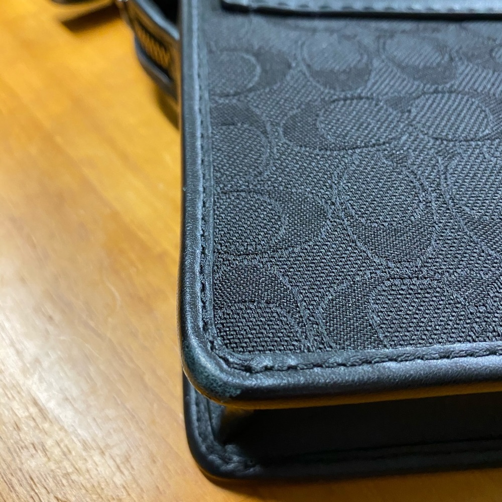 Coach Sling Bag - Picture 4 of 8